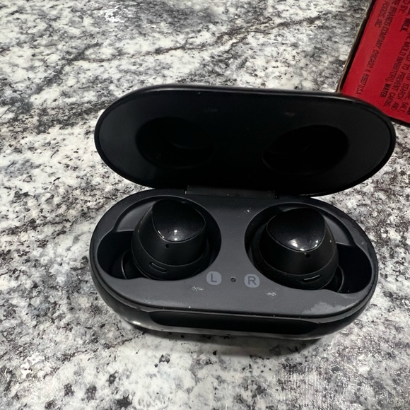 Samsung wireless earbuds